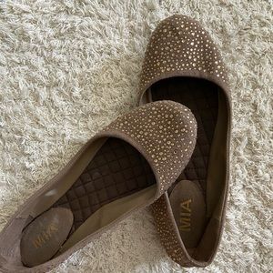 Sparkly Gold Closed Toe Flats
